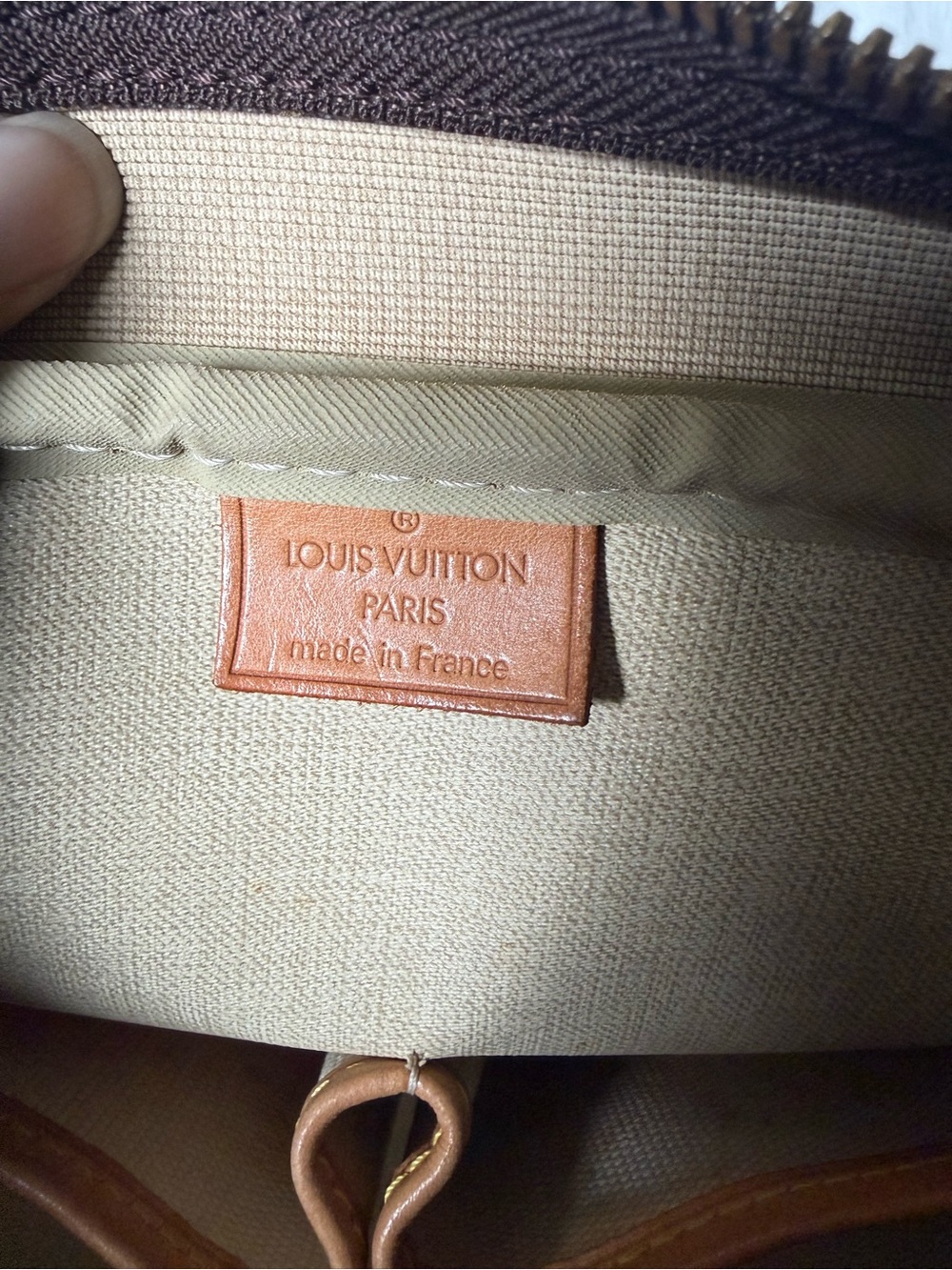 Vintage Louis Vuitton Deauville Monogram Canvas Honey Patina Clean Interior - Picture 15 of 16